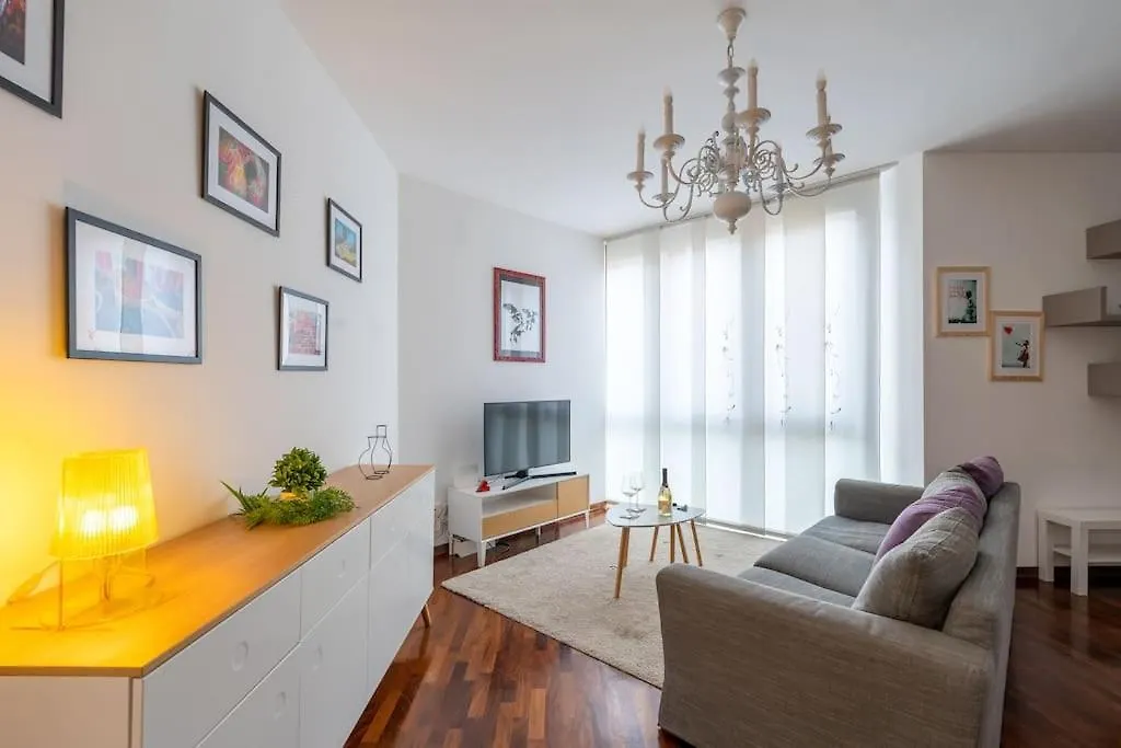 Apartment Duomo-PortaromanaXxl Home Terrace & Free Parking Milan