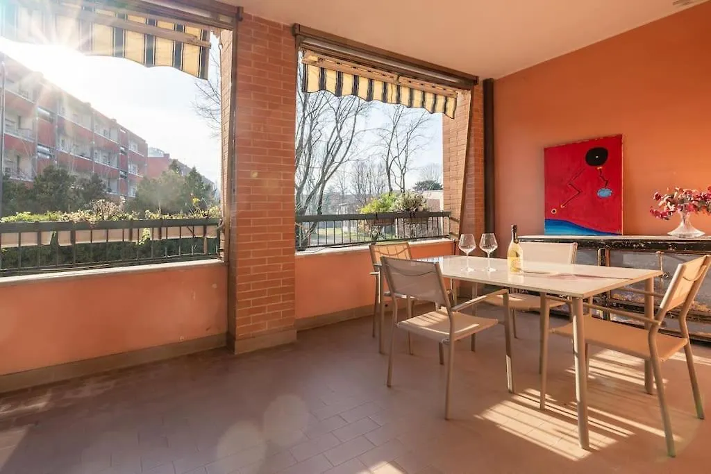 Duomo-PortaromanaXxl Home Terrace & Free Parking Milan Italy
